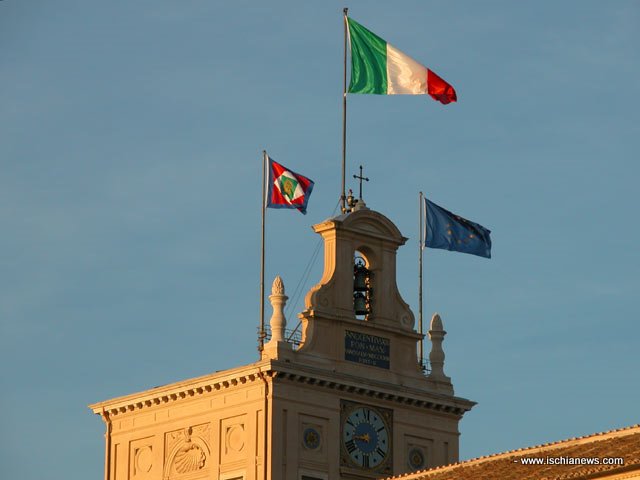 tricolore-sul_quirinale